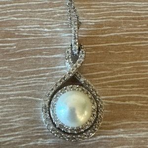 Macys Pearl necklace with diamond halo